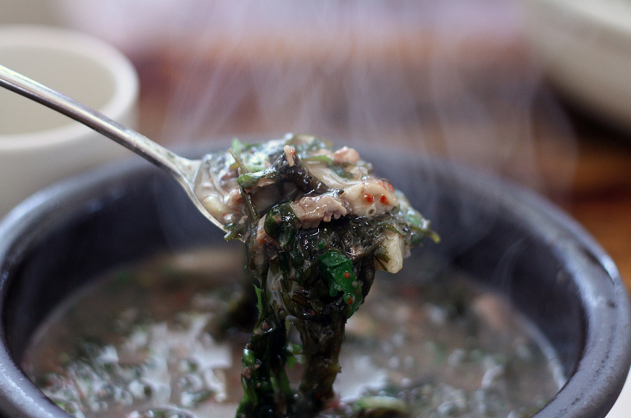 Jeju Momguk (seaweed soup, gulfweed soup) jeju (1)
