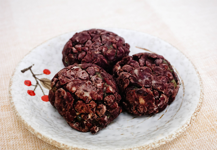 3Omegi-tteok (Korean rice cakes),must buy in jeju (1)