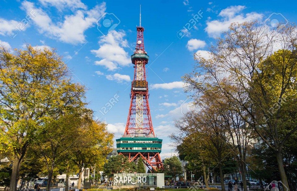 Sapporo TV tower autumn (1)