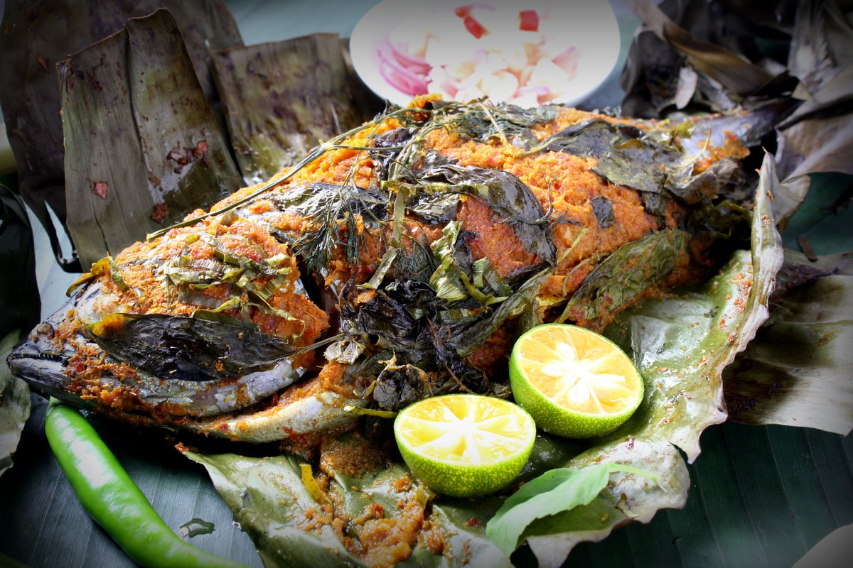Ikan Bakar grilled fish with mainly spicy.