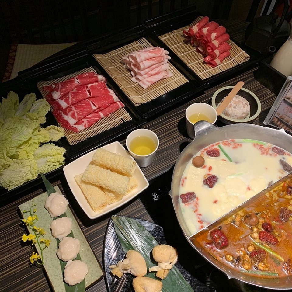 Twin-Side Hot Pot (Couples hot pot) at Wu Lao Guo (2)