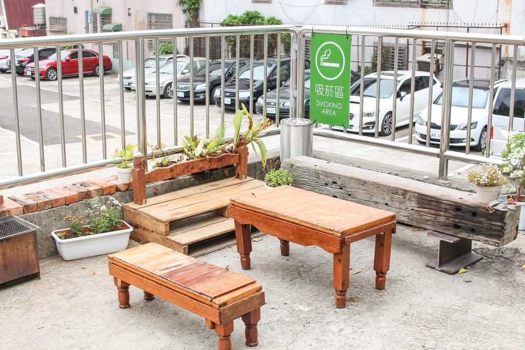 Cheap hotel in Taichung T-Life Hostel (1)