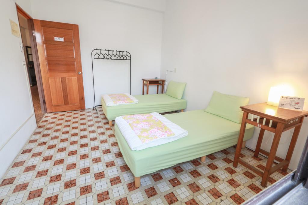 Cheap hotel in Taichung T-Life Hostel (1)