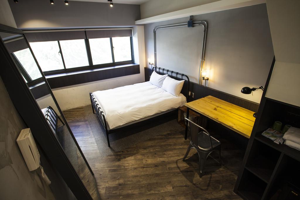 Cheap hotel in Taichung Yizhong Loft Hostel (1)
