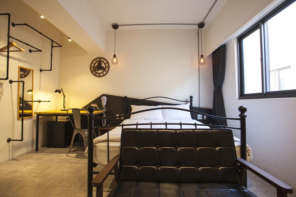 Cheap hotel in Taichung Yizhong Loft Hostel (1)
