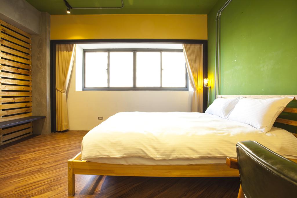 Cheap hotel in Taichung Yizhong Loft Hostel (1)