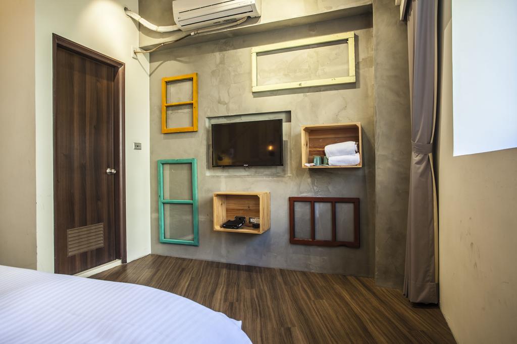 Cheap hotel in Taichung Yizhong Loft Hostel (1)