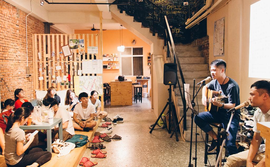 Cheapest hotel in Taichung Taiwan Lane 62 Hostel (1)