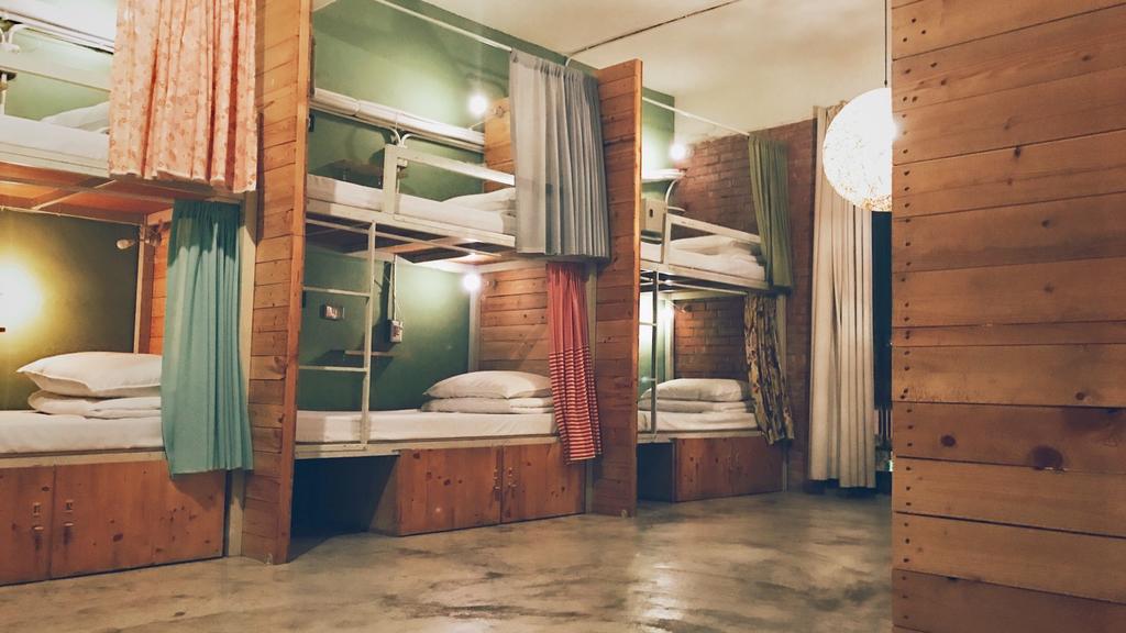 Cheapest hotel in Taichung Taiwan Lane 62 Hostel (1)