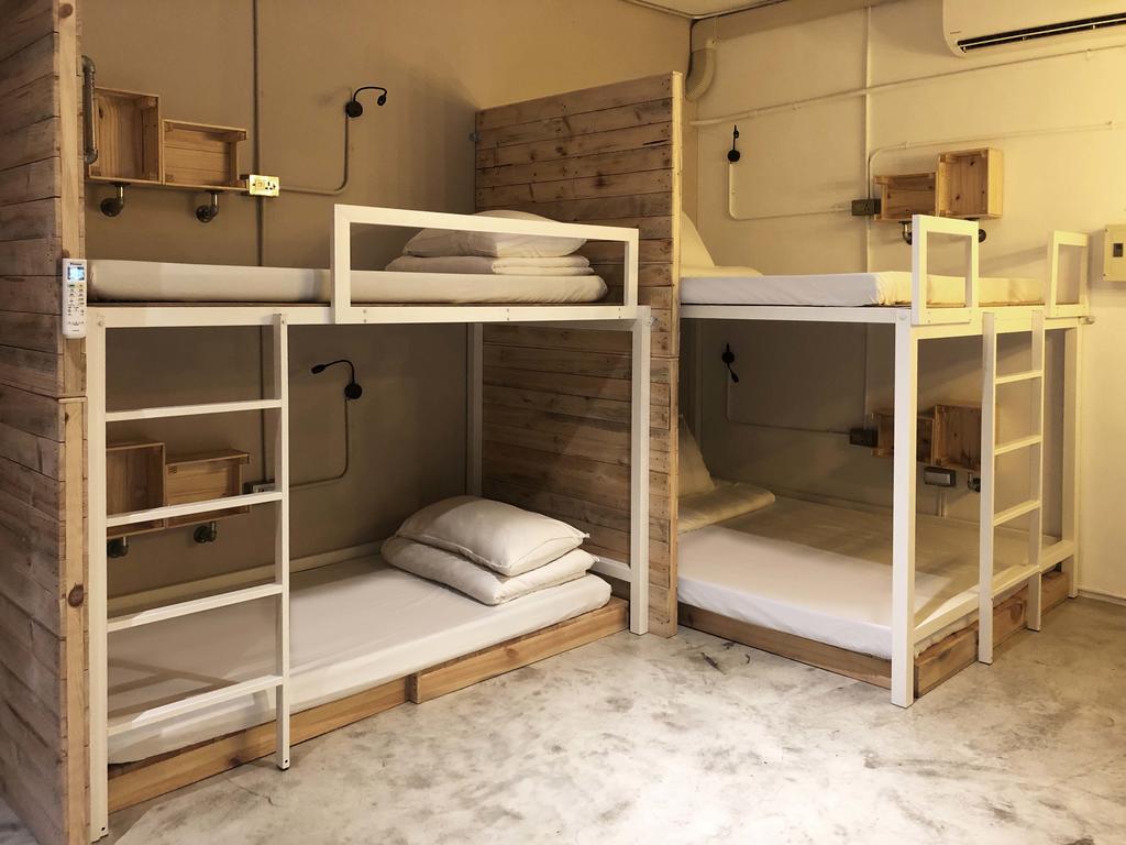 Cheapest hotel in Taichung Taiwan Lane 62 Hostel (1)