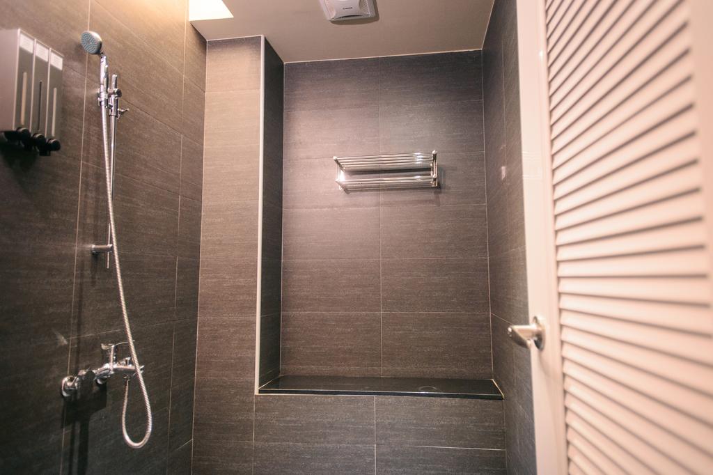 Taichung hostel near train station Kiwi Express Hotel (1)