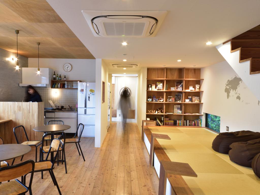 Best hostels in Osaka Japan Hostel Mitsuwaya (1)