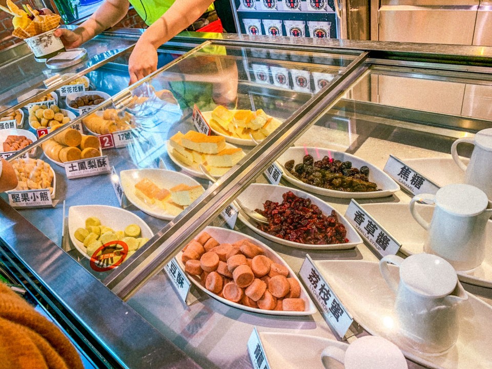 Where to eat in Taichung Taiwanese Ice-cream at Miyahara (1)