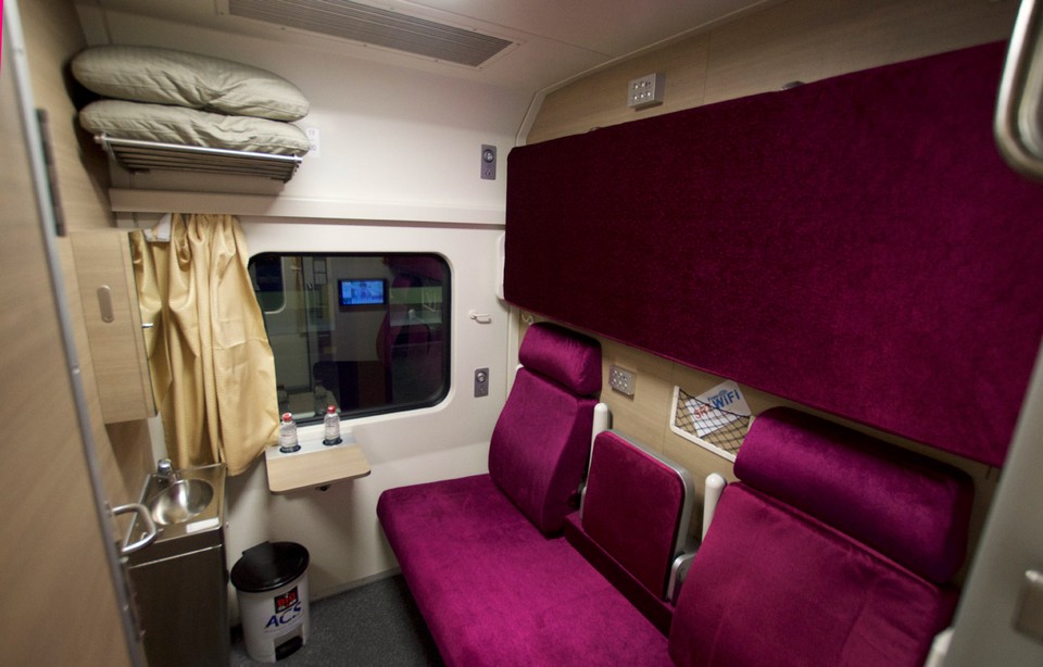 train from bangkok to chiang mai (2)