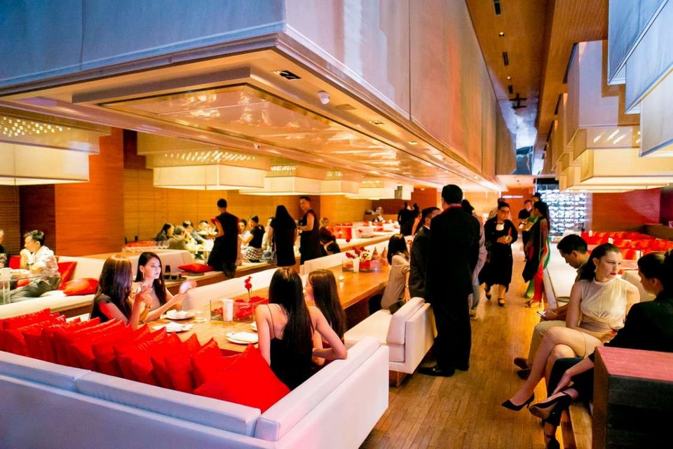 Famous sky bar in Bangkok Long Table (1)
