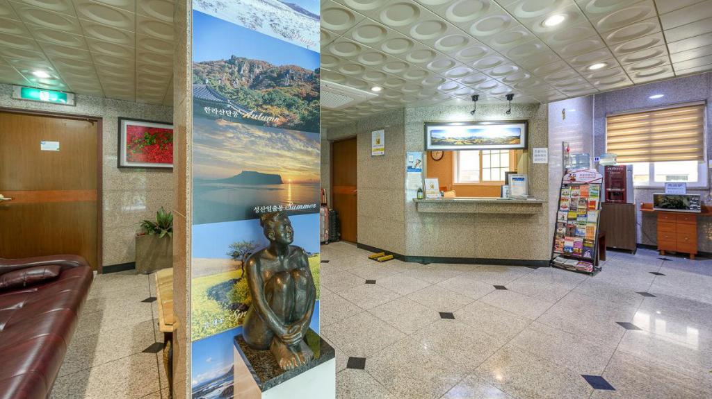 Cheap places to stay in Jeju island Goodstay Nulsong Parktel (1)