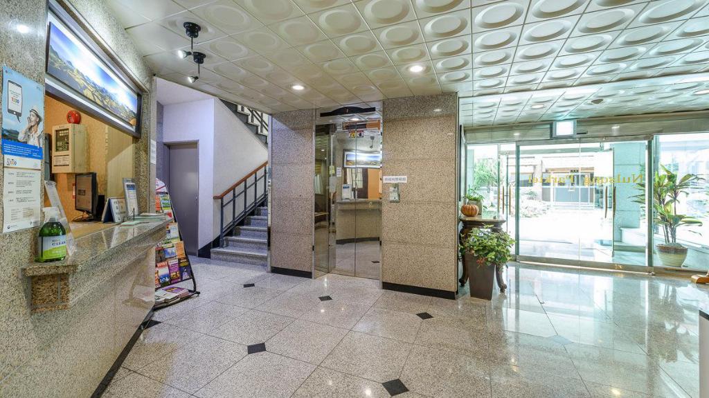 Cheap places to stay in Jeju island Goodstay Nulsong Parktel (1)