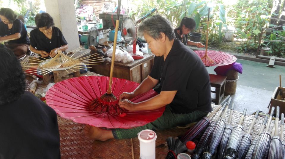 Handicraft Village Chiang Mai Bo Sang Umbrella Village (1)