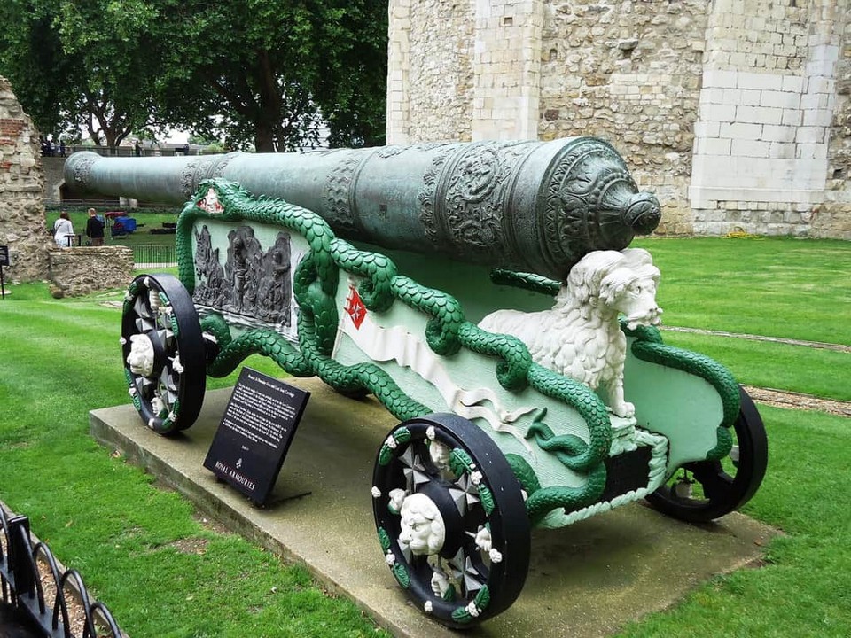 Best places to visit in London Tower of London (1)