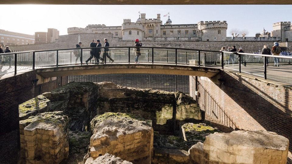 Best places to visit in London Tower of London (1)