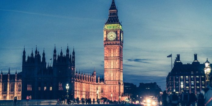 Must visit places in London Big Ben Clock Tower (3) Must visit places in London Big Ben Clock Tower (3)