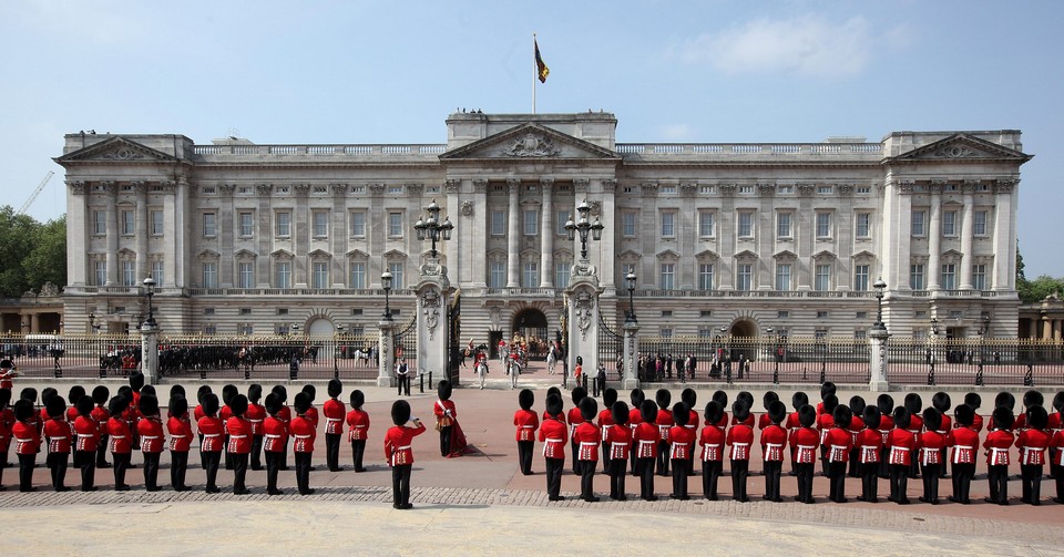 Where should I go in London Buckingham Palace (1)