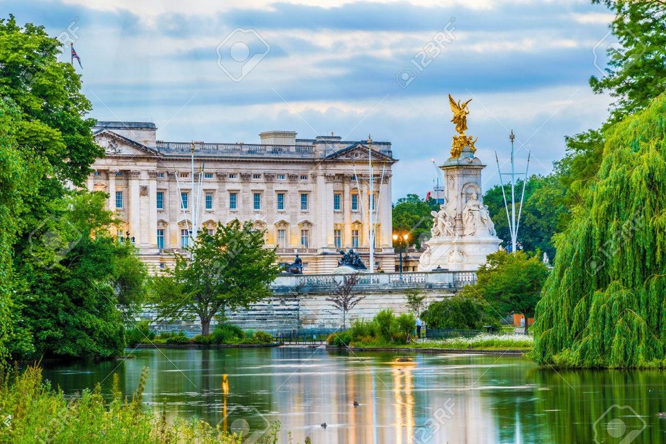 Where should I go in London Buckingham Palace (1)