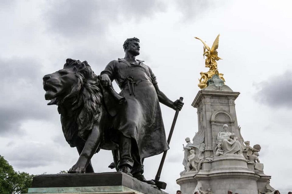 Where should I go in London Buckingham Palace (1)