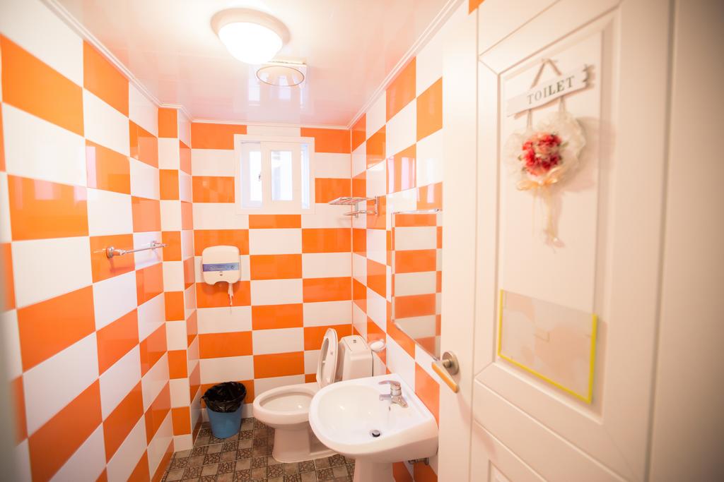 Cheap guesthouse in Jeju SUM Guest House Jeju Airport Branch (1)
