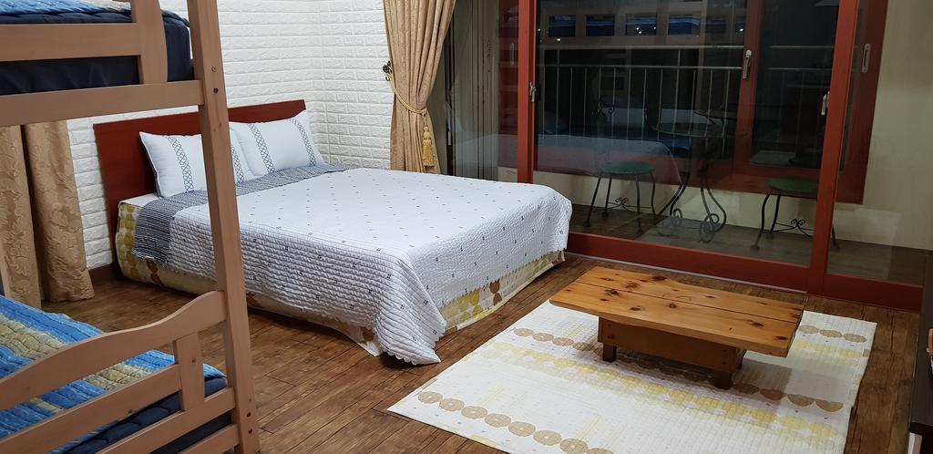 Cheap guesthouse in Jeju island Jun House (1)