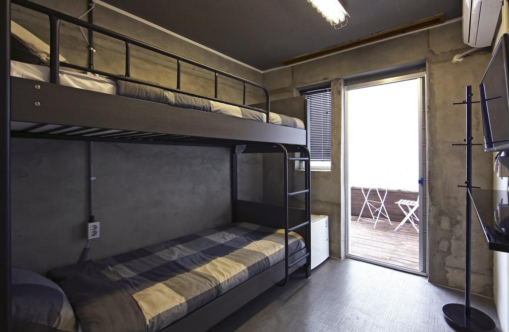 Cheap guesthouse in Jeju island Mido Hostel (1)