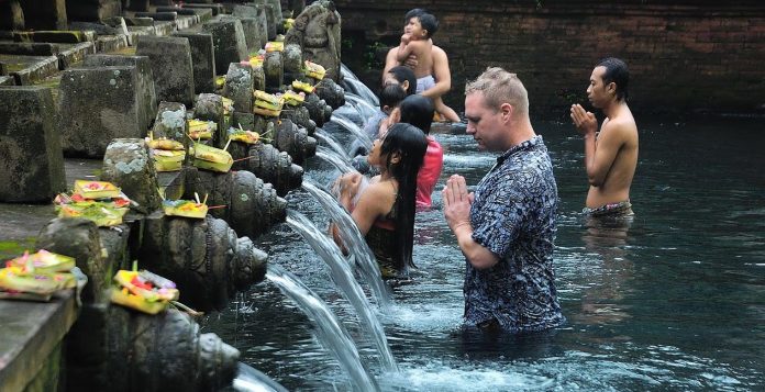 bali 8 days,Putra Tirtha Empul bali 8 days