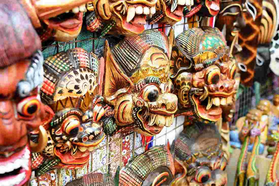 Indonesia famous things Handicrafts (1)