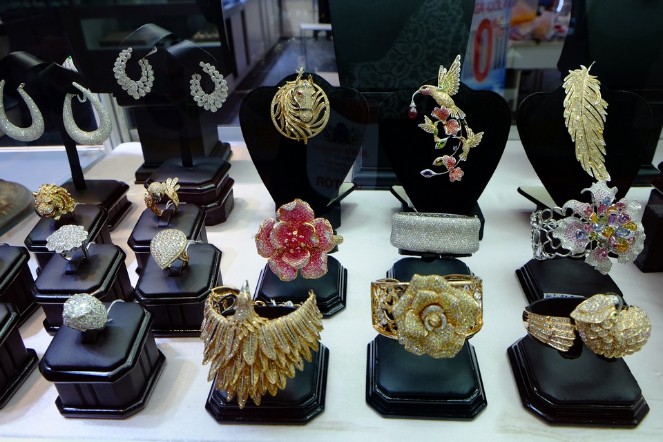 Indonesian gifts Jewelry and gems (1)