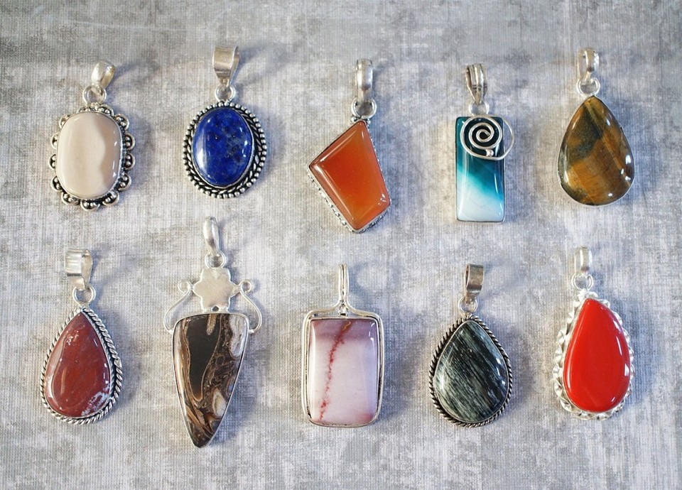 Indonesian gifts Jewelry and gems (1)