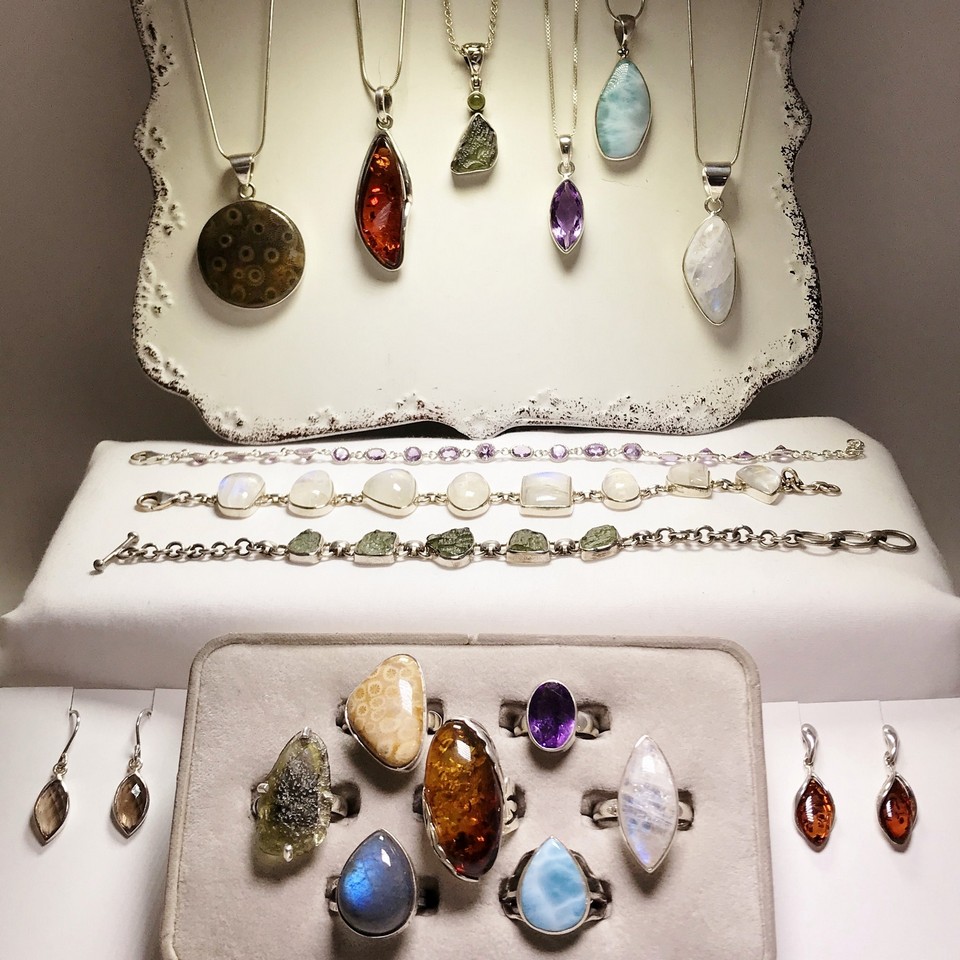Indonesian gifts Jewelry and gems (5)
