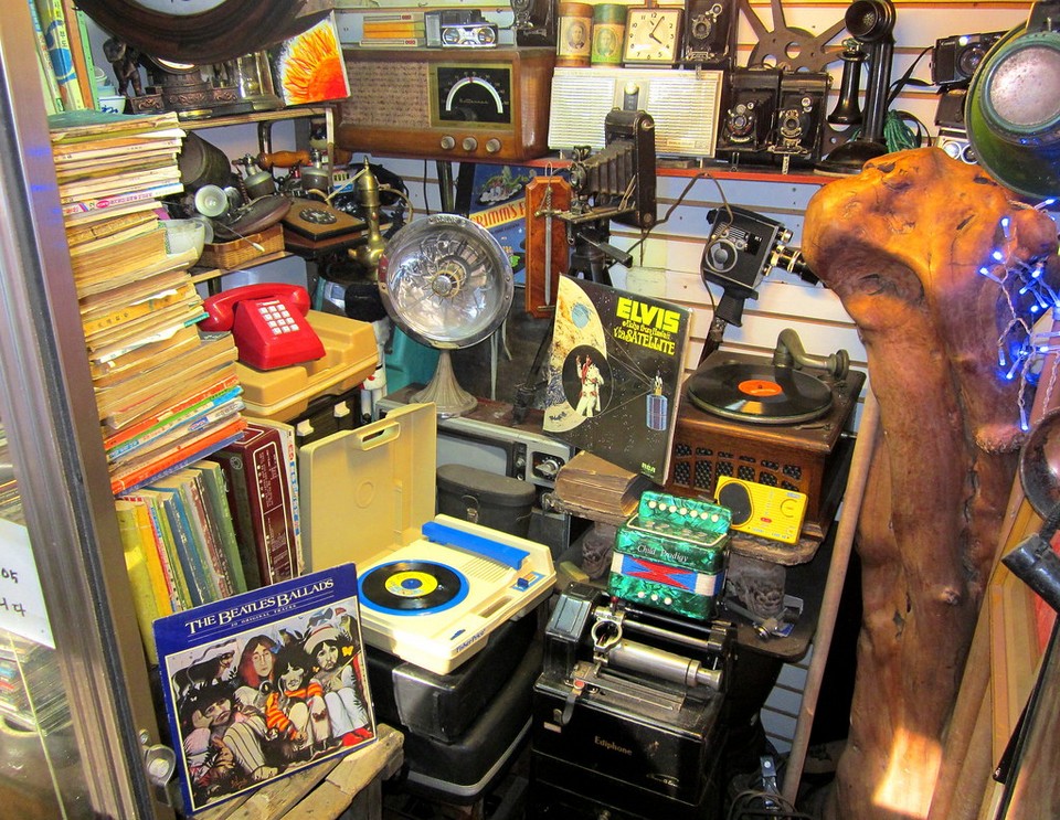 Top flea market Seoul Hwanghak-dong Flea Market (2)