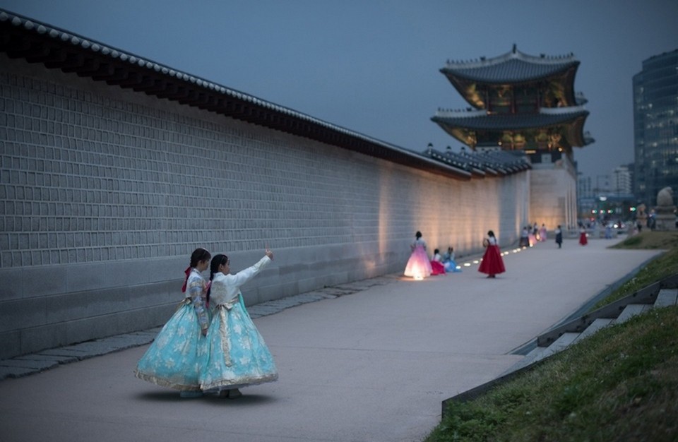 Tourists can rent Hanbok for 90 minutes or 4 hours.