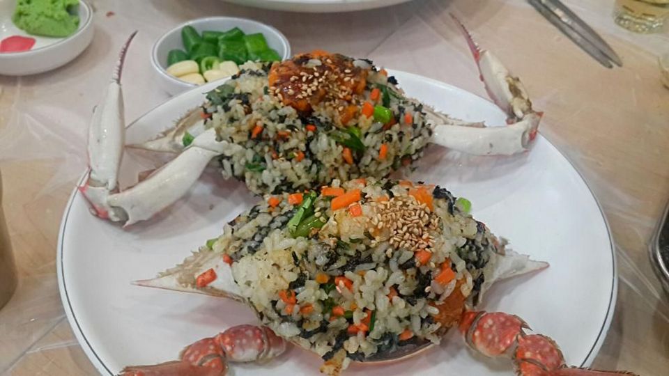 Mixed rice with crab carapace