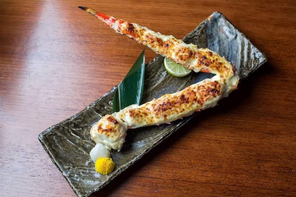 King crab leg with wasabi
