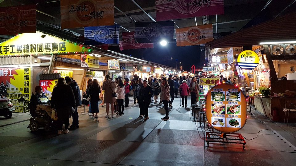 Visit Dongdamen night market