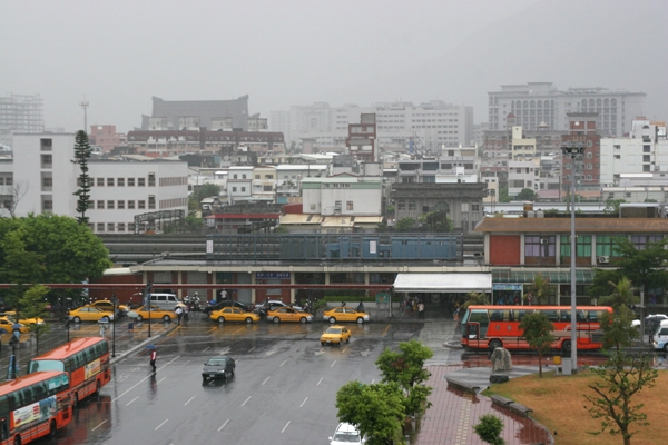 In possible combination of train and bus to Hualien