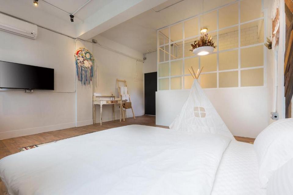 Bedroom of You Worth Inn
