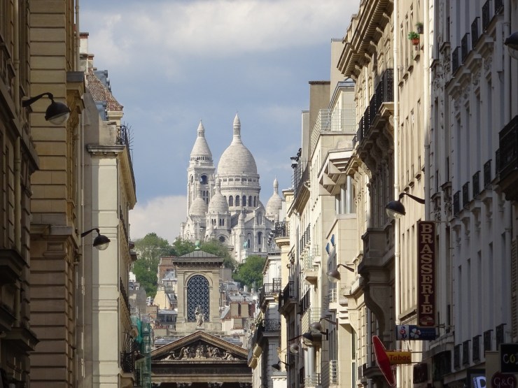 Sacre Coeur Basilica and montmartre hill (13)