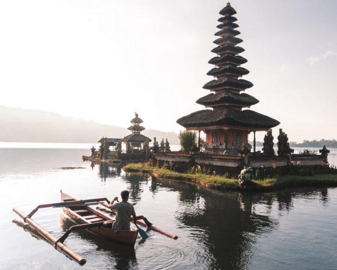 pura ulun danu bratan temple bali indonesia (13)
