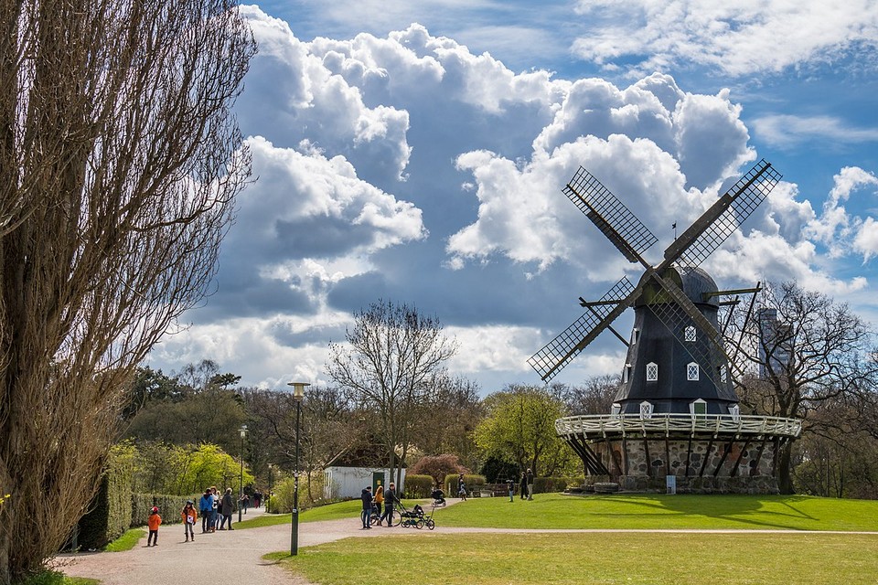 Windmills and Slottsparken Park (1)