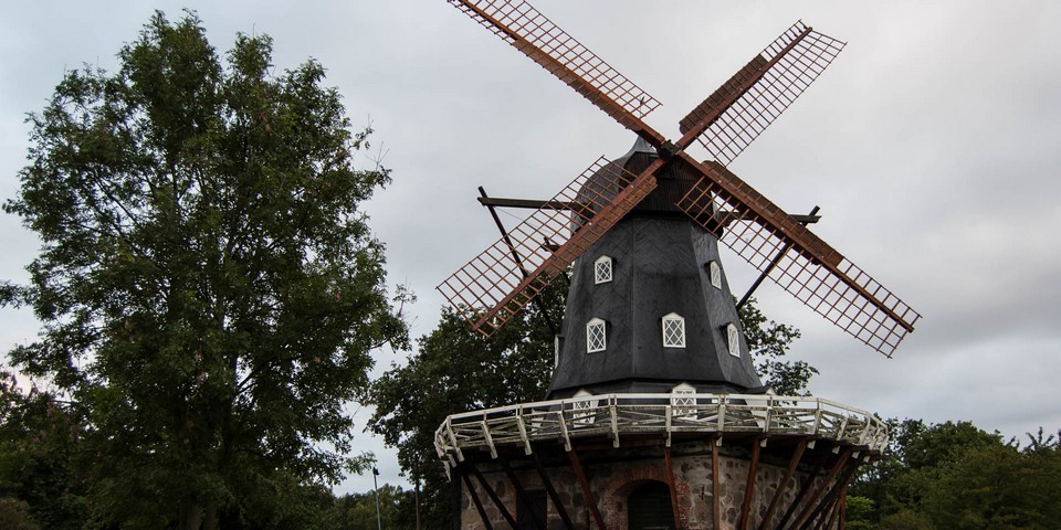 Windmills and Slottsparken Park (2)