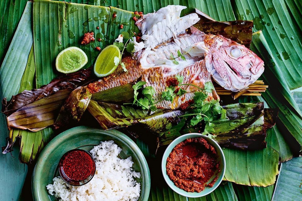 palau Grilled Fish with Banana Leaf