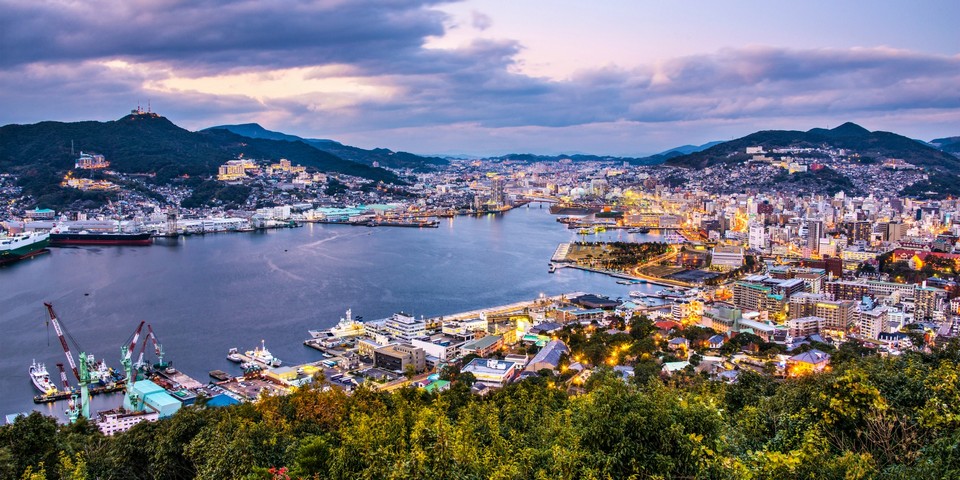 6453_crop_nagasaki_-_sean_pavone_-_istock_000031266872_medium