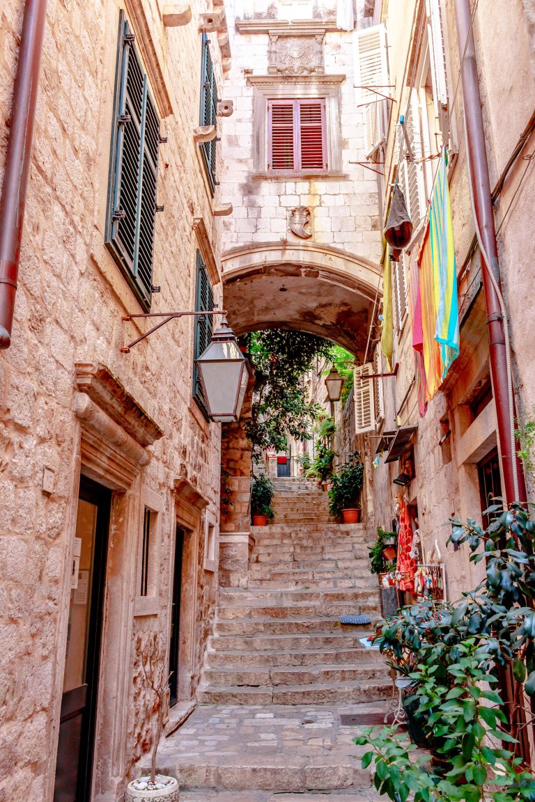 What-to-do-in-Dubrovnik-Old-Town-walking-tour-768×1152